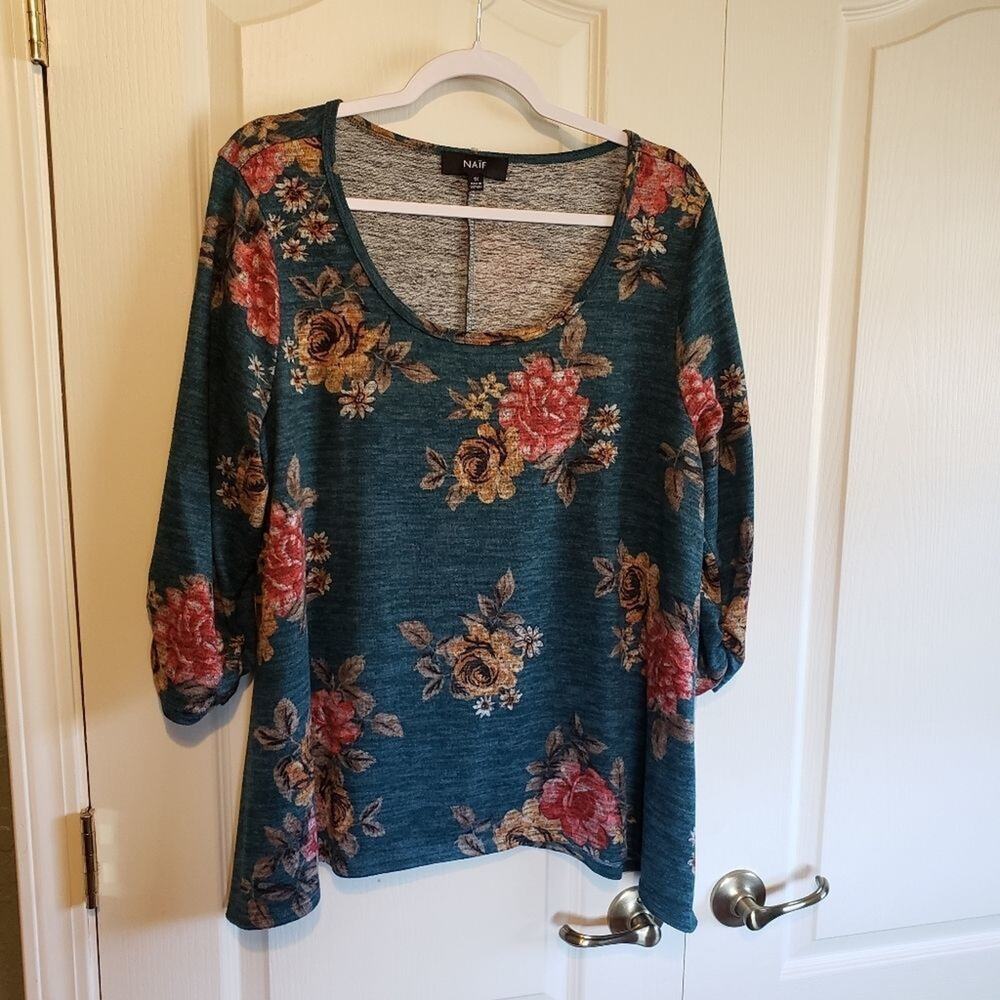 NAIF floral design 3/4 sleeve‎ pullover top 1X